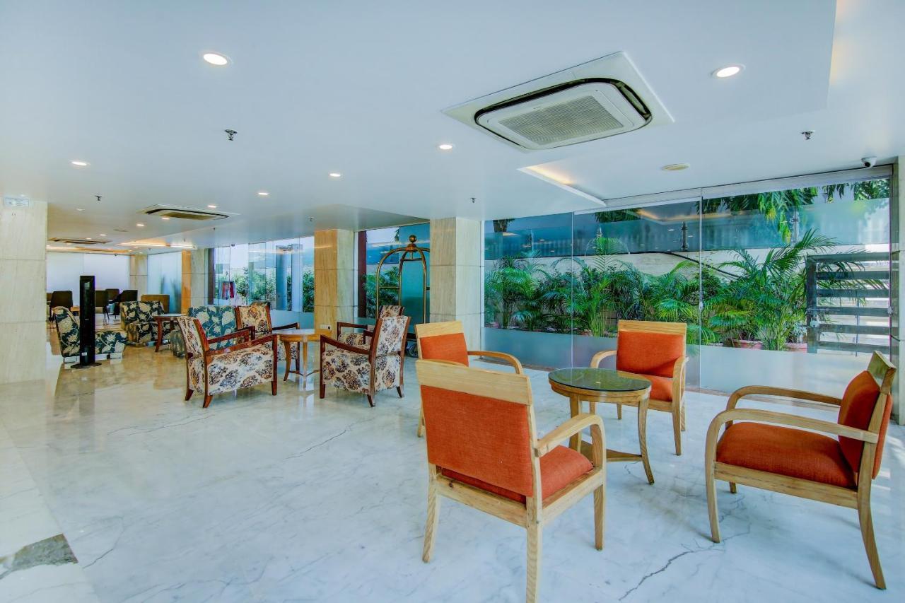 Townhouse Oak Safdarjung Otel Yeni Delhi Dış mekan fotoğraf
