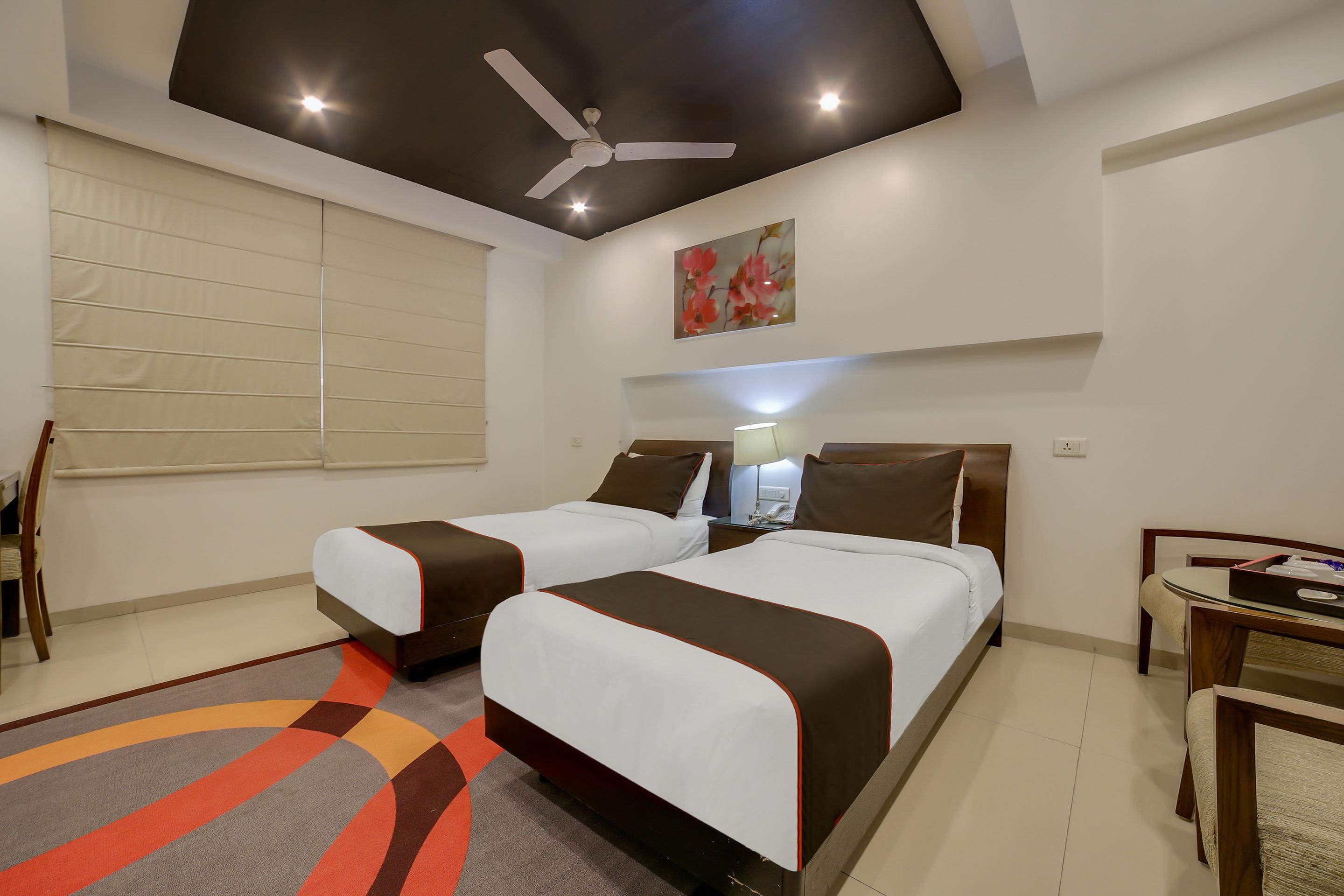 Townhouse Oak Safdarjung Otel Yeni Delhi Dış mekan fotoğraf